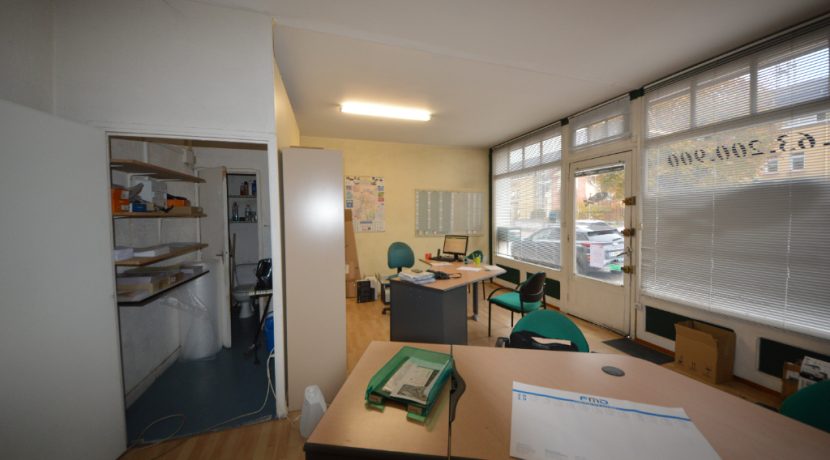 IMMEUBLE de 4 Apparts et 1 local professionnel  Quartier VillebourbonA.B.I - Agence Bourdarios Immobilier - A.B.I  Agence Bourdarios Immobilier-7