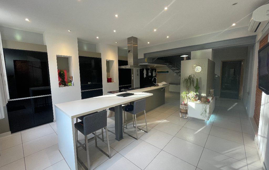 Triplex  avec de beaux volumes à quelques pas du centre villeA.B.I - Agence Bourdarios Immobilier - A.B.I  Agence Bourdarios Immobilier-2