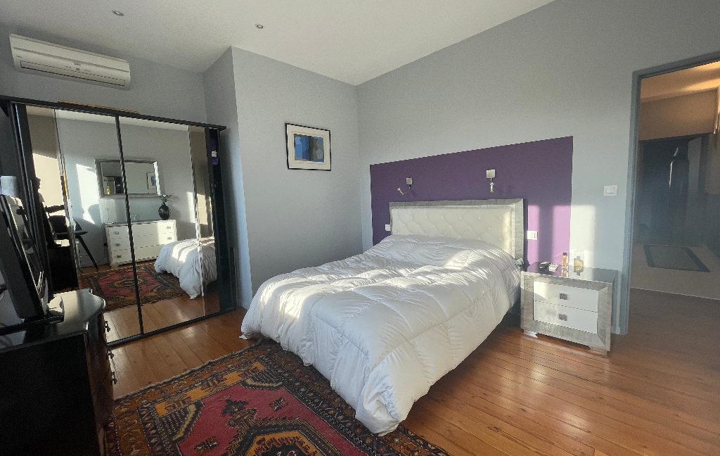 Triplex  avec de beaux volumes à quelques pas du centre villeA.B.I - Agence Bourdarios Immobilier - A.B.I  Agence Bourdarios Immobilier-11