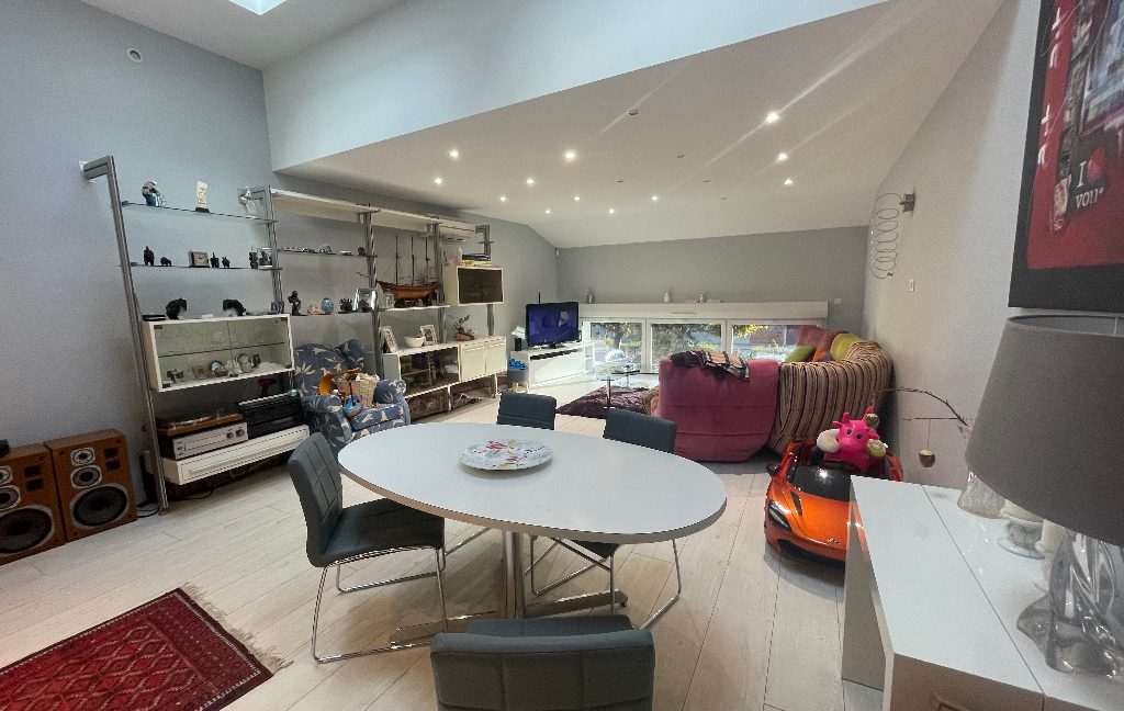 Triplex  avec de beaux volumes à quelques pas du centre villeA.B.I - Agence Bourdarios Immobilier - A.B.I  Agence Bourdarios Immobilier-1