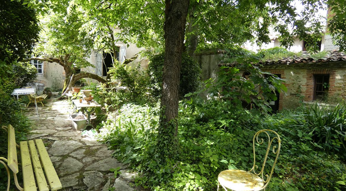Maison de ville Caussade 400m2 et jardinA.B.I - Agence Bourdarios Immobilier - A.B.I  Agence Bourdarios Immobilier-8