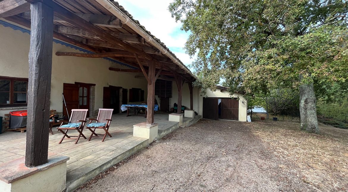 Maison 225 m2 avec piscine et 1