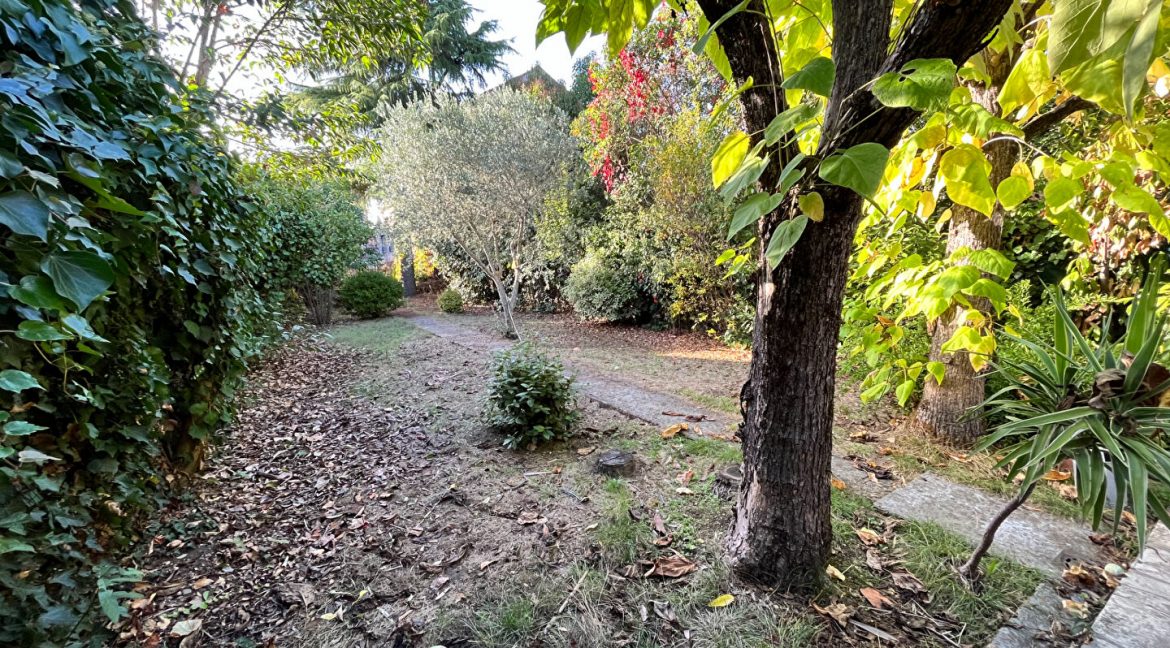 Coeur Villebourbon Maison Année 30 avec jardinA.B.I - Agence Bourdarios Immobilier - A.B.I  Agence Bourdarios Immobilier-8