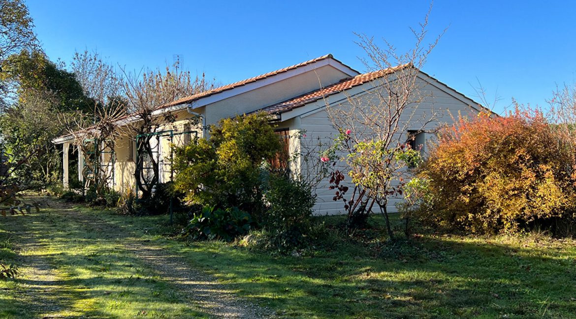 Maison 95m² de plain-pied sur 2000m² de terrainA.B.I - Agence Bourdarios Immobilier - A.B.I  Agence Bourdarios Immobilier-2
