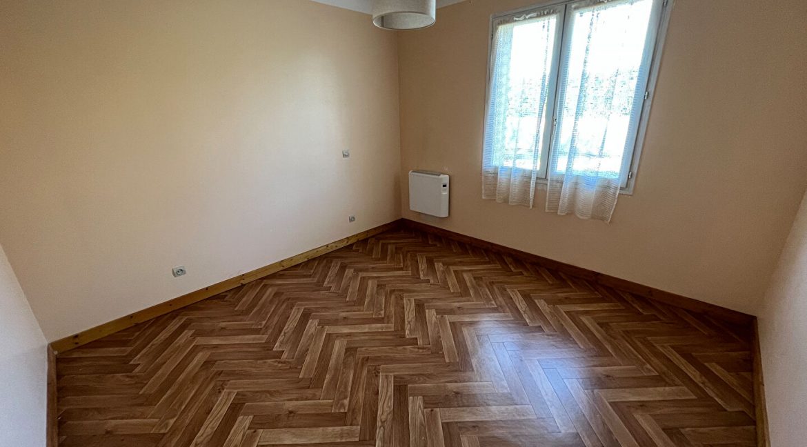 Maison 95m² de plain-pied sur 2000m² de terrainA.B.I - Agence Bourdarios Immobilier - A.B.I  Agence Bourdarios Immobilier-6