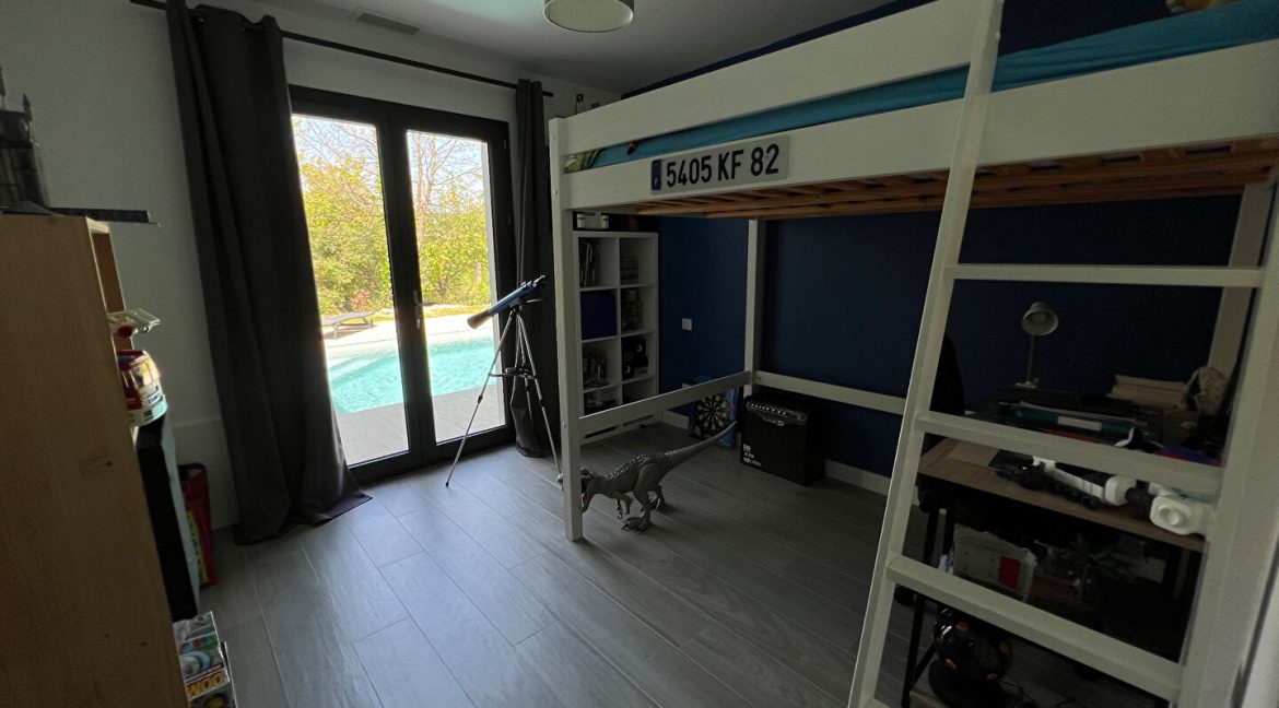 Contemporaine de 200 m² plain-pied PoutyA.B.I - Agence Bourdarios Immobilier - A.B.I  Agence Bourdarios Immobilier-5