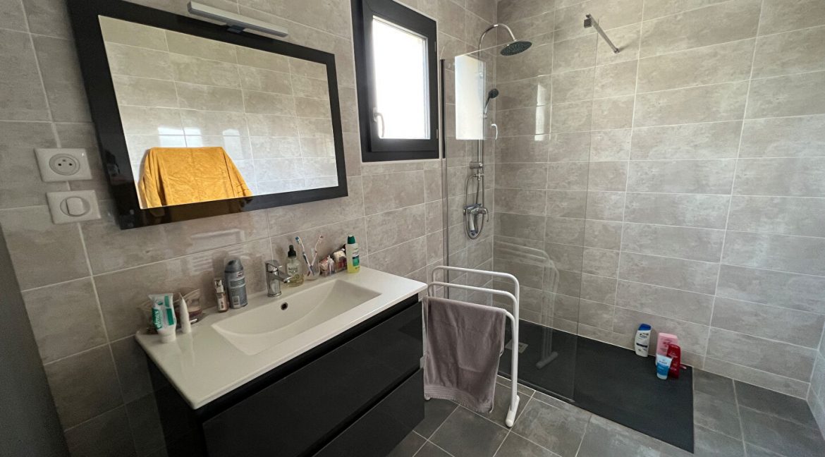 Contemporaine de 200 m² plain-pied PoutyA.B.I - Agence Bourdarios Immobilier - A.B.I  Agence Bourdarios Immobilier-7