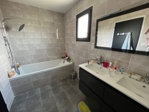 Contemporaine de 200 m² plain-pied PoutyA.B.I - Agence Bourdarios Immobilier - A.B.I  Agence Bourdarios Immobilier-8