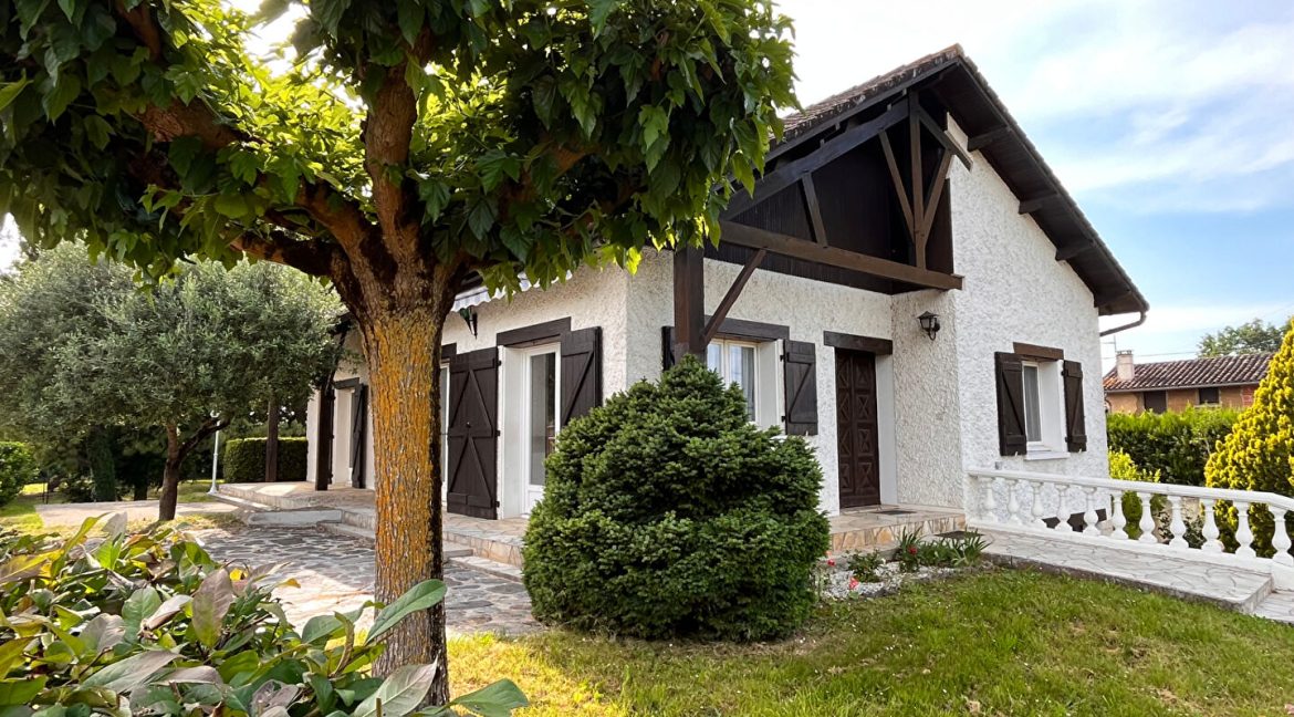 10 minutes Montauban -Sud Maison traditionnelle de7 pièces 175 m2A.B.I - Agence Bourdarios Immobilier - A.B.I  Agence Bourdarios Immobilier-1