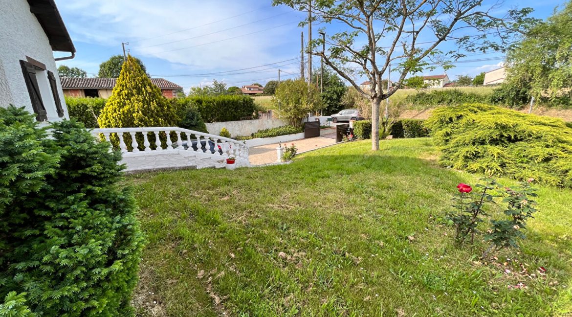 10 minutes Montauban -Sud Maison traditionnelle de7 pièces 175 m2A.B.I - Agence Bourdarios Immobilier - A.B.I  Agence Bourdarios Immobilier-10