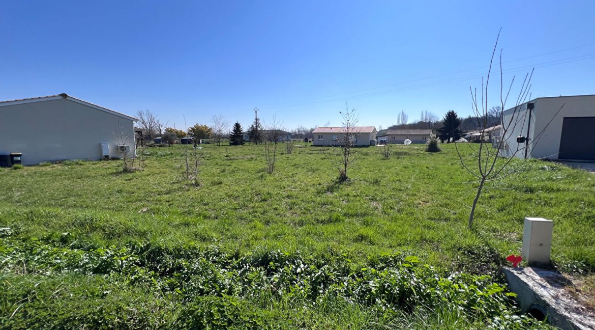 Terrains à Bâtir Albefeuille-Lagarde 1019m²A.B.I - Agence Bourdarios Immobilier - A.B.I  Agence Bourdarios Immobilier-1