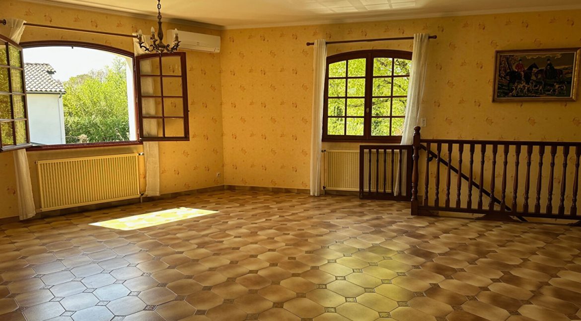 Maison familliale 5P Jardin Garage à PoutyA.B.I - Agence Bourdarios Immobilier - A.B.I  Agence Bourdarios Immobilier-3