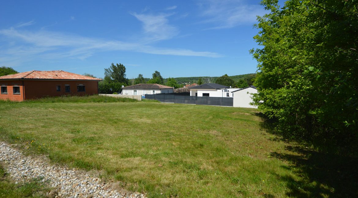 Montauban Est Terrain à Bâtir de 1017 m²A.B.I - Agence Bourdarios Immobilier - A.B.I  Agence Bourdarios Immobilier-3