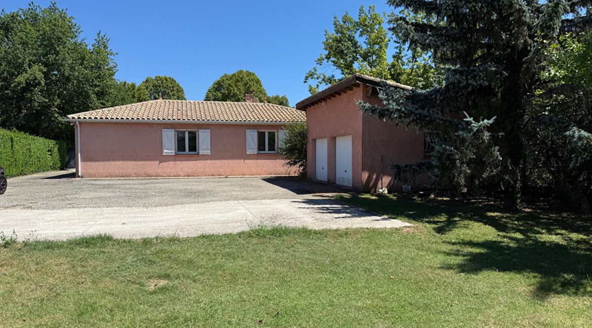 garage jardin arboré.A.B.I - Agence Bourdarios Immobilier - A.B.I  Agence Bourdarios Immobilier-1