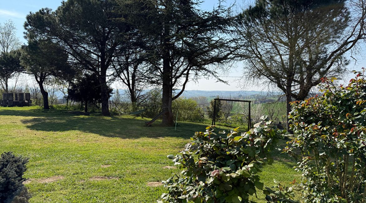 Demeure de caractère à CaussadeA.B.I - Agence Bourdarios Immobilier - A.B.I  Agence Bourdarios Immobilier-12