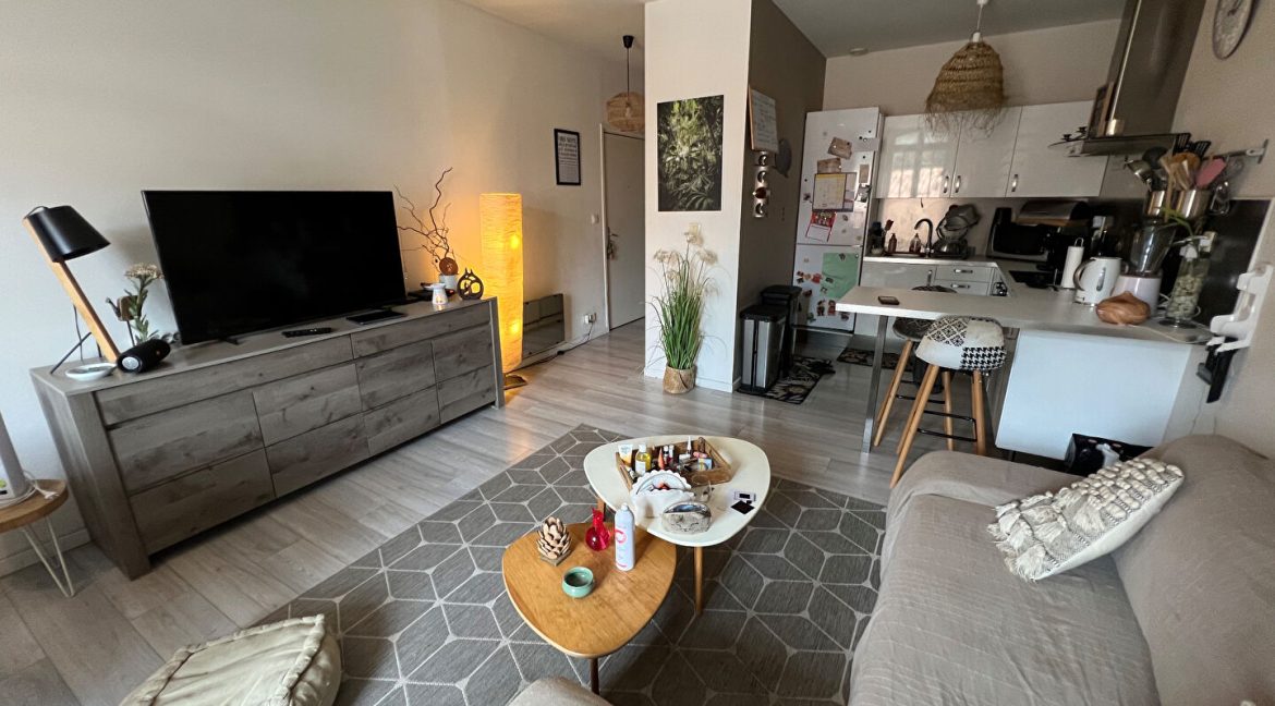 Appartement T4 1er étage centre villeA.B.I - Agence Bourdarios Immobilier - A.B.I Agence Bourdarios Immobilier-1