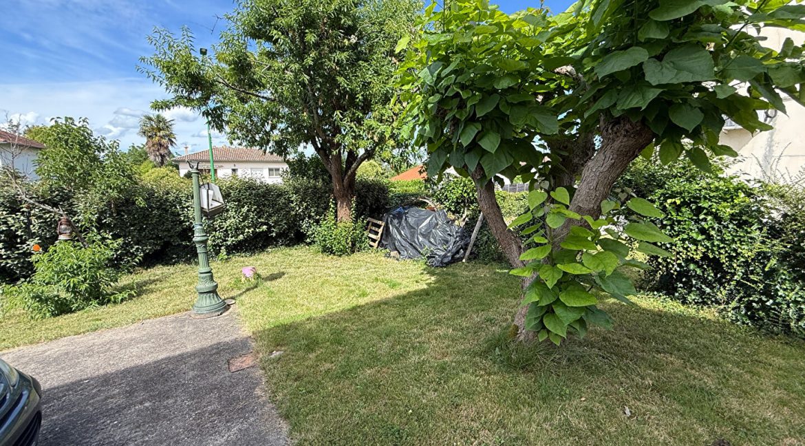 Jardin à Montbeton centre.A.B.I - Agence Bourdarios Immobilier - A.B.I Agence Bourdarios Immobilier-6