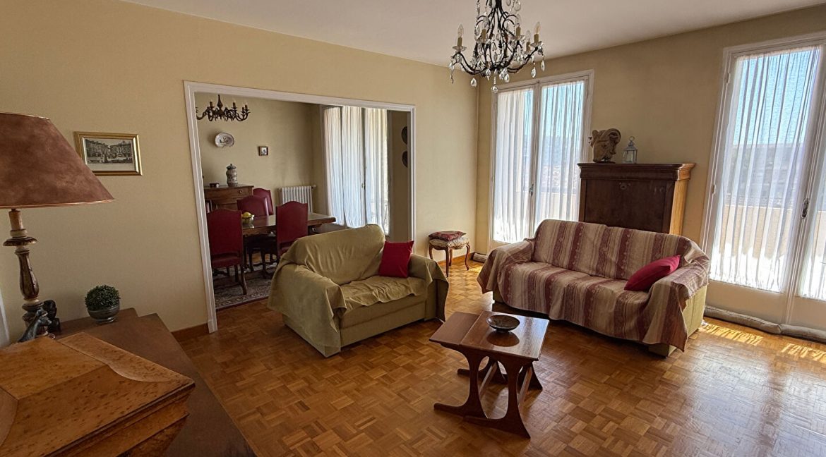 Montauban C-V Appart. 5 Pièces parking balconA.B.I - Agence Bourdarios Immobilier - A.B.I Agence Bourdarios Immobilier-3
