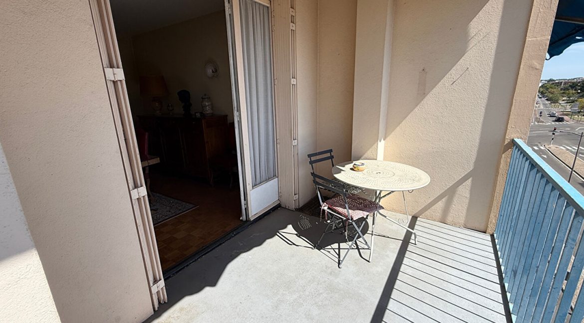 Montauban C-V Appart. 5 Pièces parking balconA.B.I - Agence Bourdarios Immobilier - A.B.I Agence Bourdarios Immobilier-4