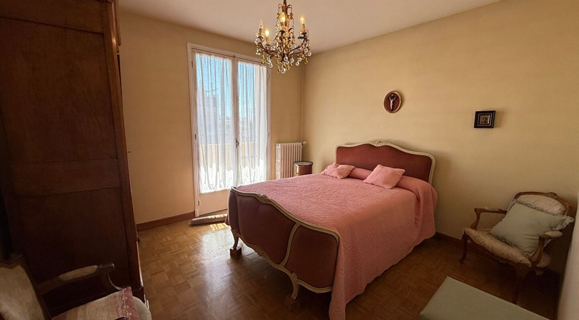 Montauban C-V Appart. 5 Pièces parking balconA.B.I - Agence Bourdarios Immobilier - A.B.I Agence Bourdarios Immobilier-6