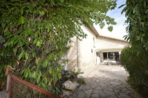 Immeuble en ville 2 appartements avec cours et garagesA.B.I - Agence Bourdarios Immobilier - A.B.I  Agence Bourdarios Immobilier-2