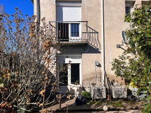 Immeuble en ville 2 appartements avec cours et garagesA.B.I - Agence Bourdarios Immobilier - A.B.I  Agence Bourdarios Immobilier-12