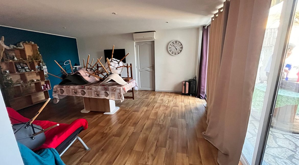 Immeuble en ville 2 appartements avec cours et garagesA.B.I - Agence Bourdarios Immobilier - A.B.I Agence Bourdarios Immobilier-3